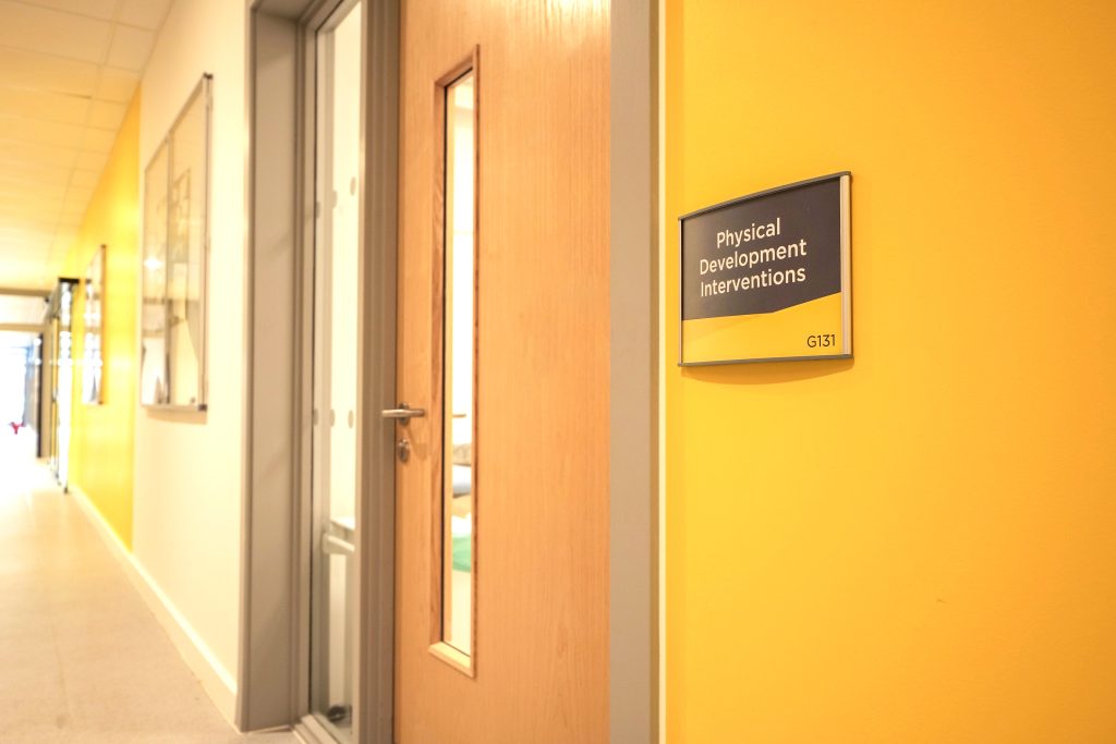 Dfe Schools example door sign Curved Vista
