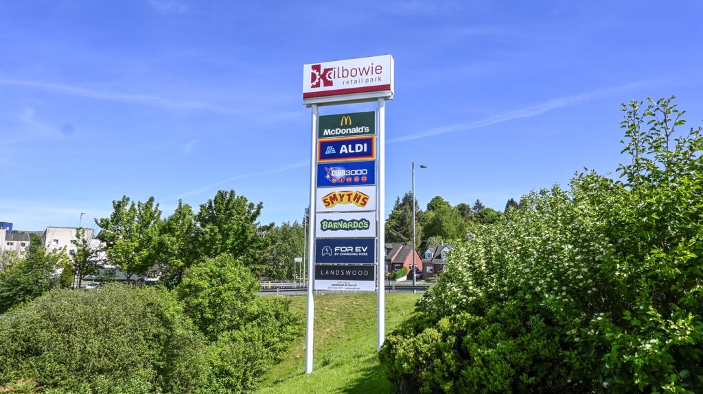Kilbowie Retail Park Totem Feature Signage